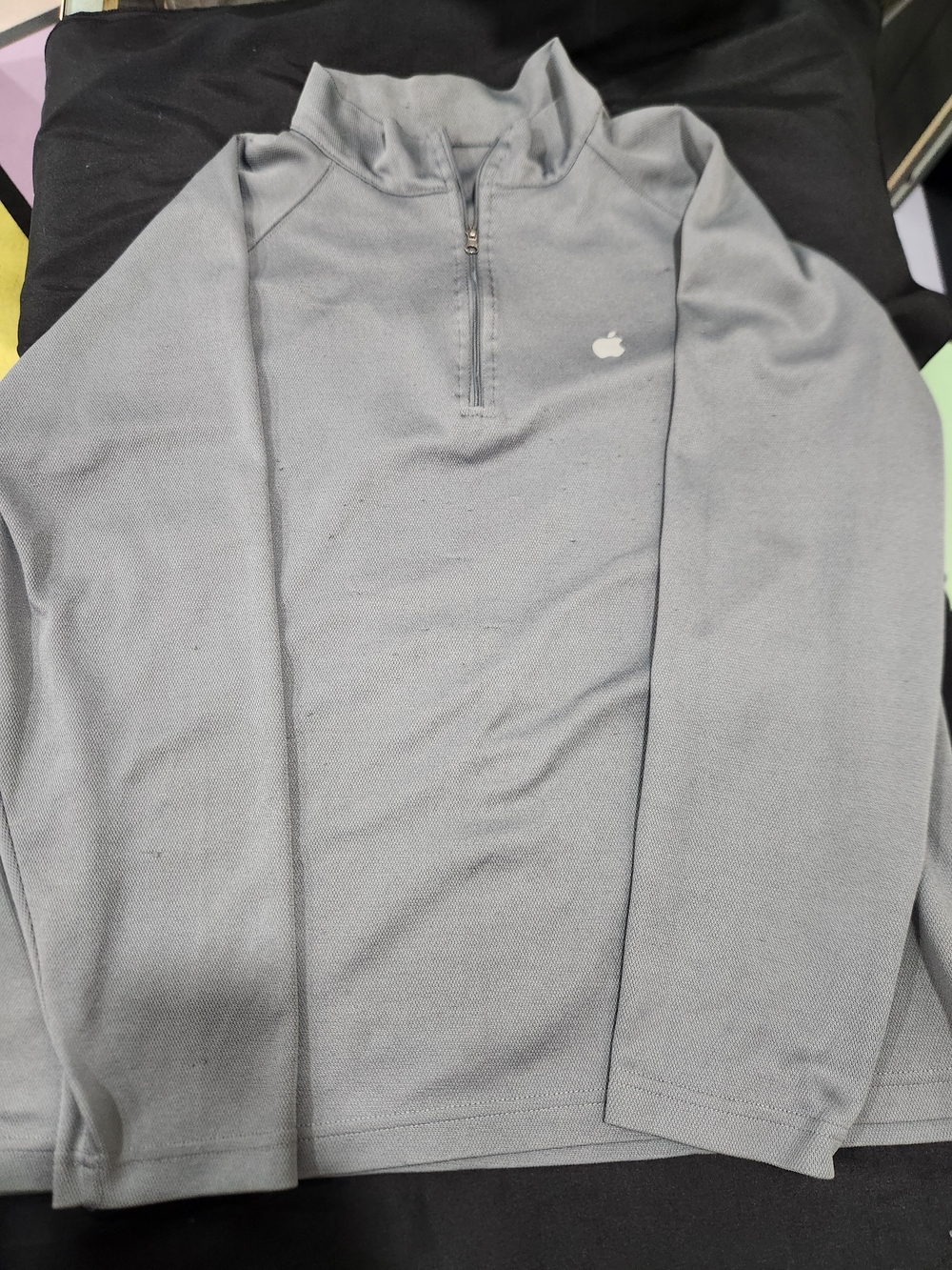 APPLE Quarter-Zip Men's long Sleeve (Snags)